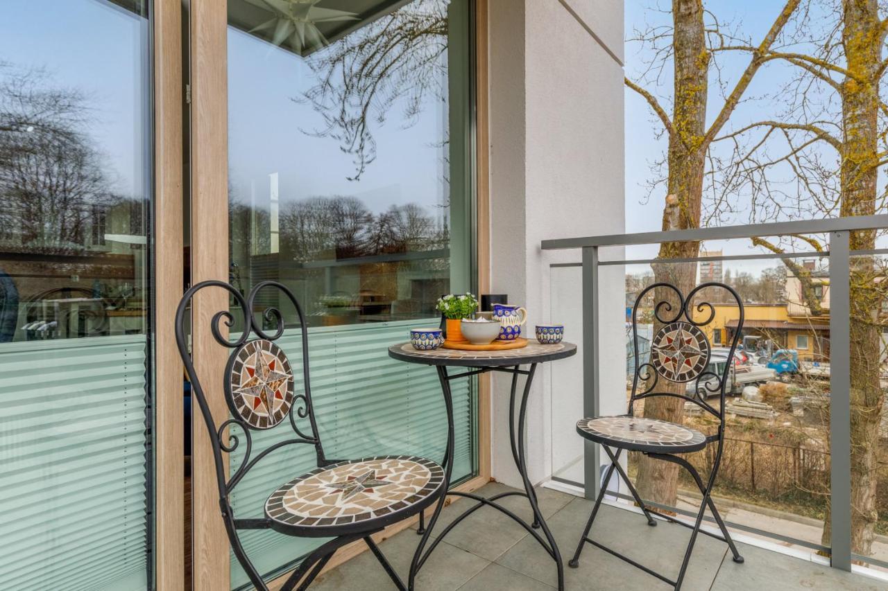 Green Square Apartment With Balcony Swinoujscie By Noclegi Renters Bagian luar foto