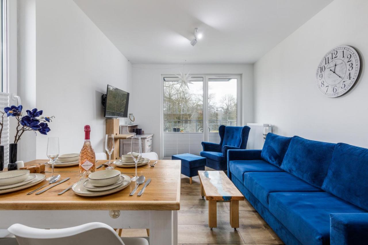 Green Square Apartment With Balcony Swinoujscie By Noclegi Renters Bagian luar foto