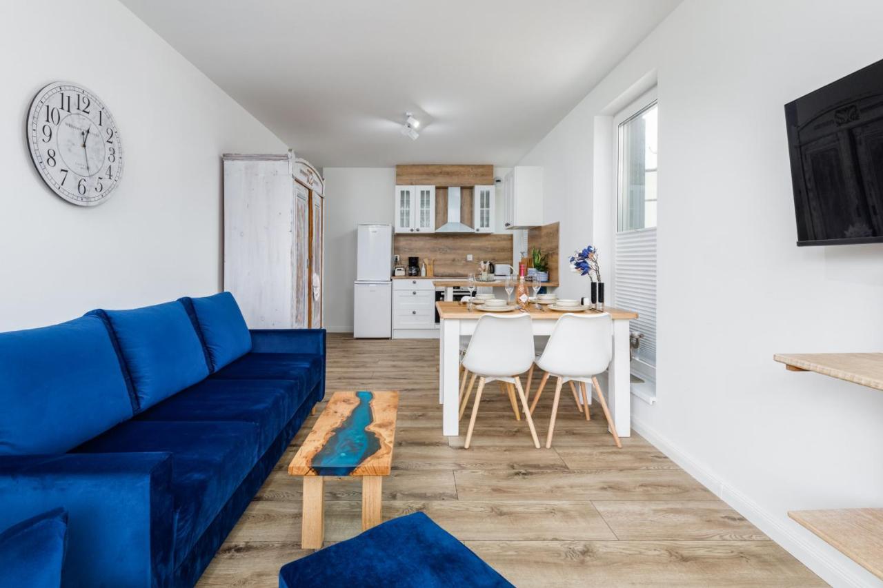 Green Square Apartment With Balcony Swinoujscie By Noclegi Renters Bagian luar foto