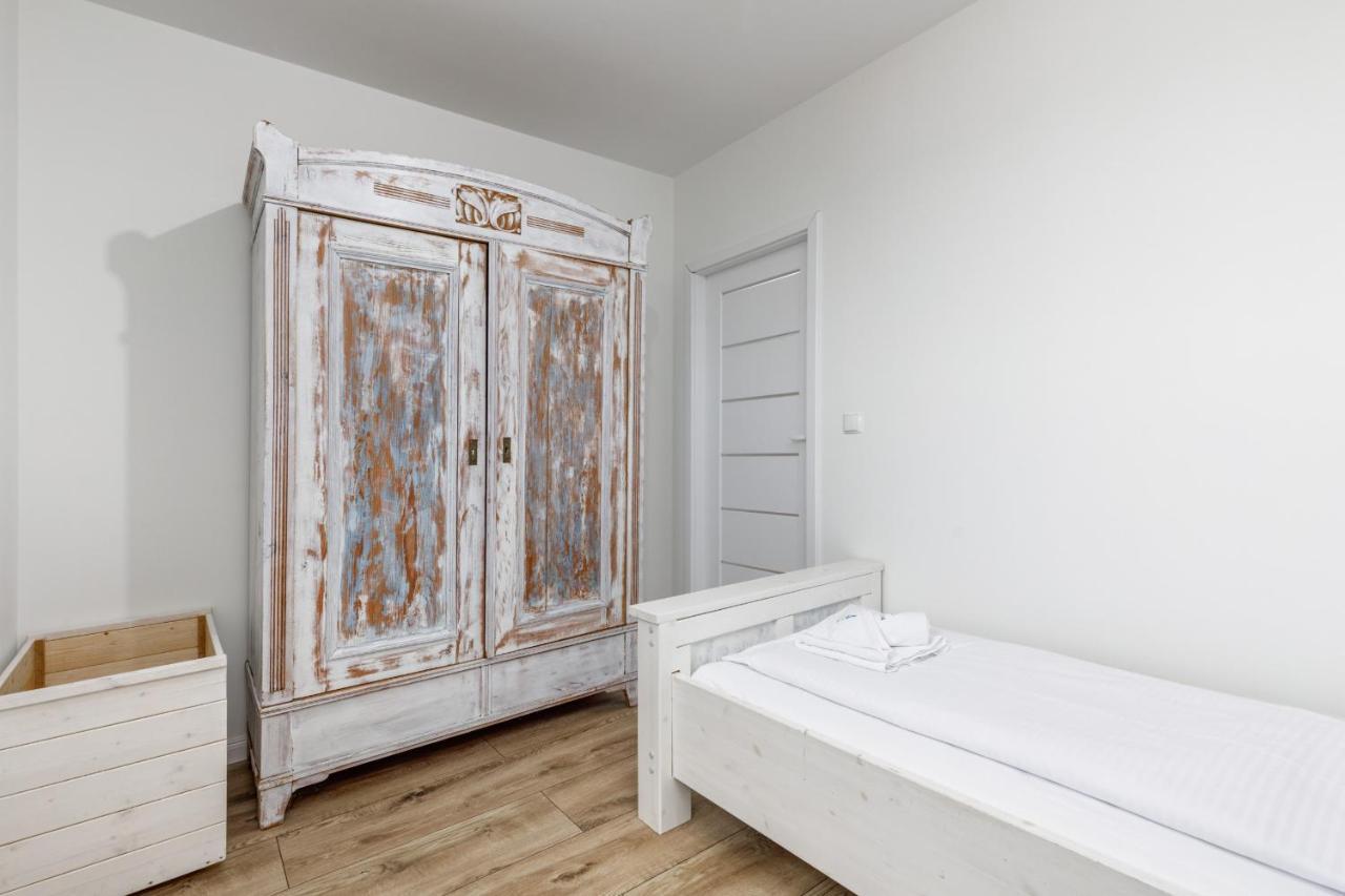 Green Square Apartment With Balcony Swinoujscie By Noclegi Renters Bagian luar foto