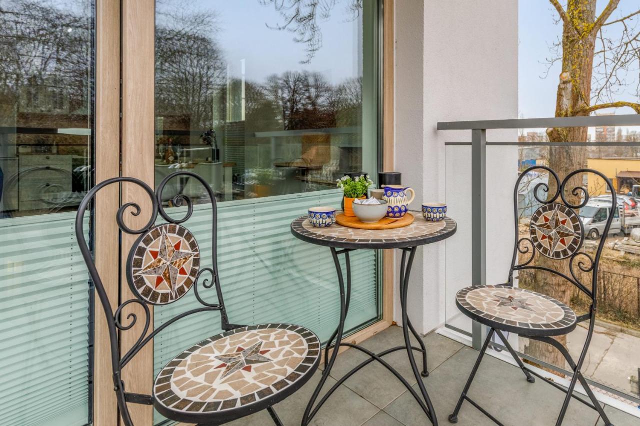 Green Square Apartment With Balcony Swinoujscie By Noclegi Renters Bagian luar foto