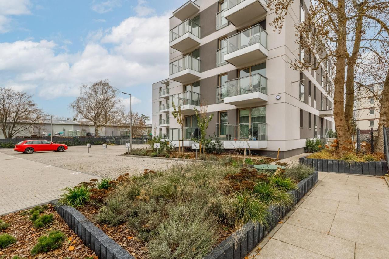 Green Square Apartment With Balcony Swinoujscie By Noclegi Renters Bagian luar foto