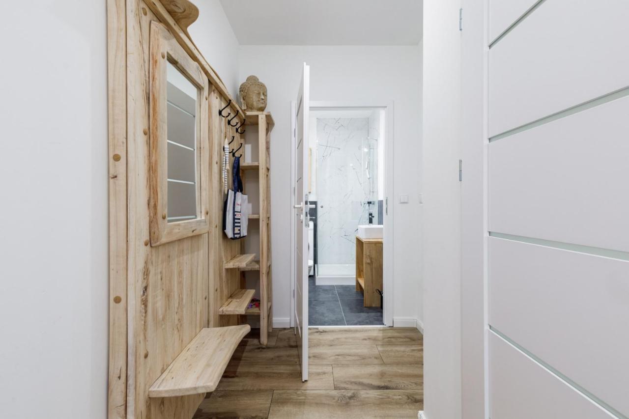 Green Square Apartment With Balcony Swinoujscie By Noclegi Renters Bagian luar foto