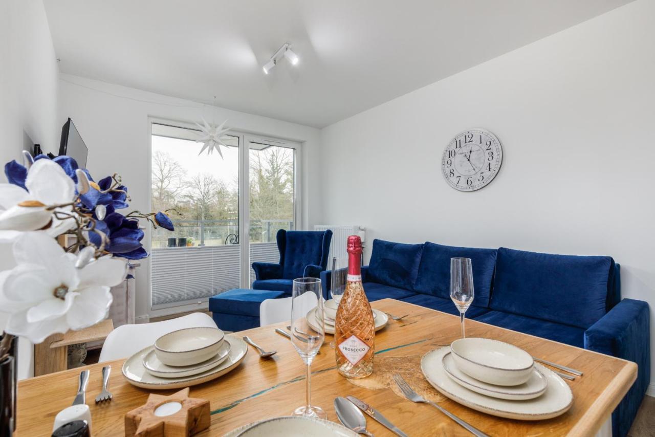 Green Square Apartment With Balcony Swinoujscie By Noclegi Renters Bagian luar foto